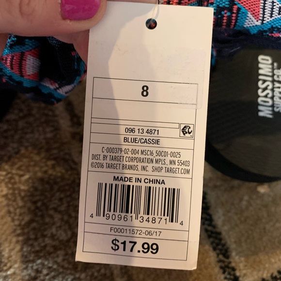 Sz 8 NWT Velcro Strap Sandals/Water Shoe - Picture 3 of 3